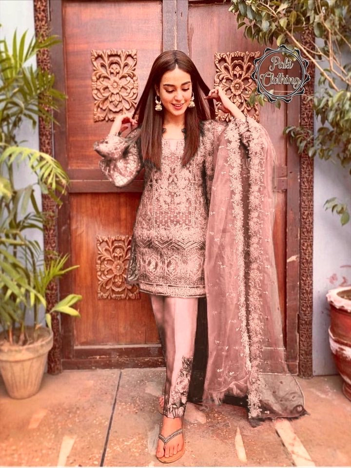 Zainab Chottani Peach Net Dress Pakiclothing Zainab Chottani Peach Net Dress Pakiclothing