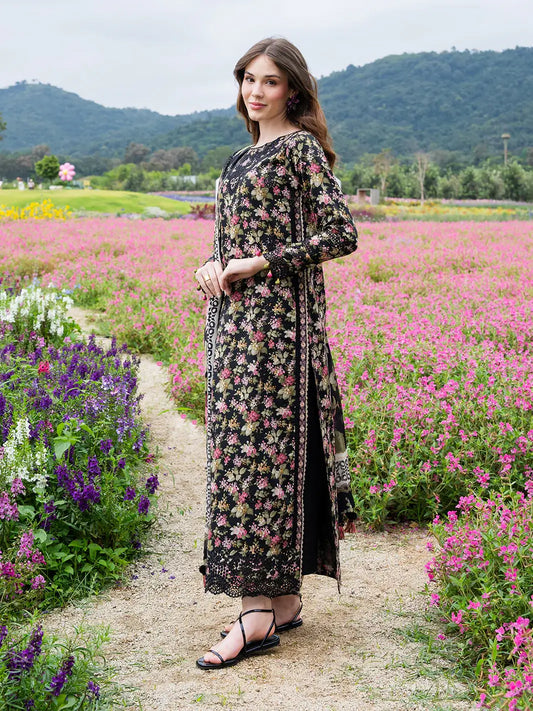 Izel ROSAA Embroidered Patches Lawn Side pose